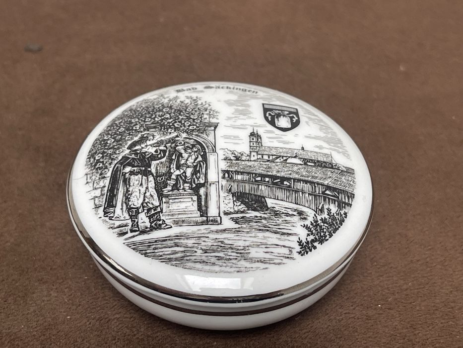 Stara Szkatułka Dekoracyjna Sygnowana