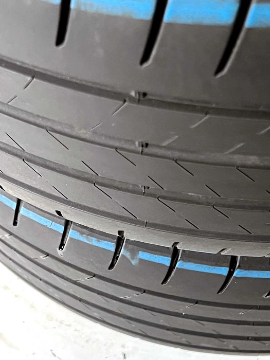 Pneus Bridgestone Turanza T005 - 275/35/19 - Excelentes