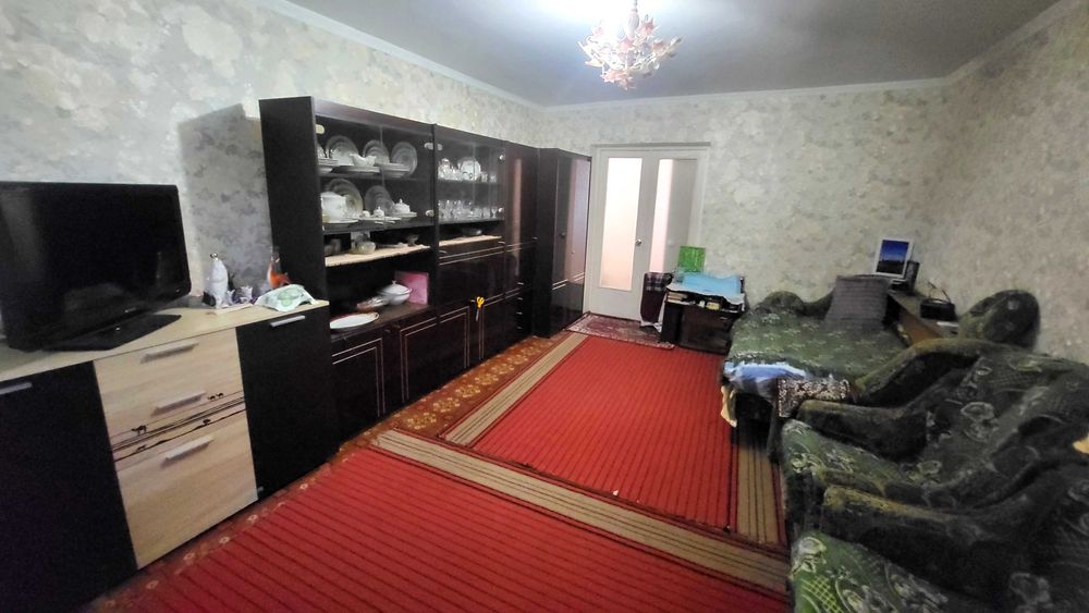 Продаж 2-х к.кв. вул. Сеченова буд. 48/64 заводський район 1/5 поверх високий.