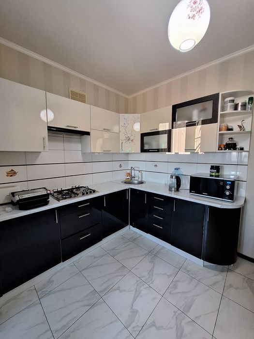 Продається 2 кімнатна квартира з ремонтом