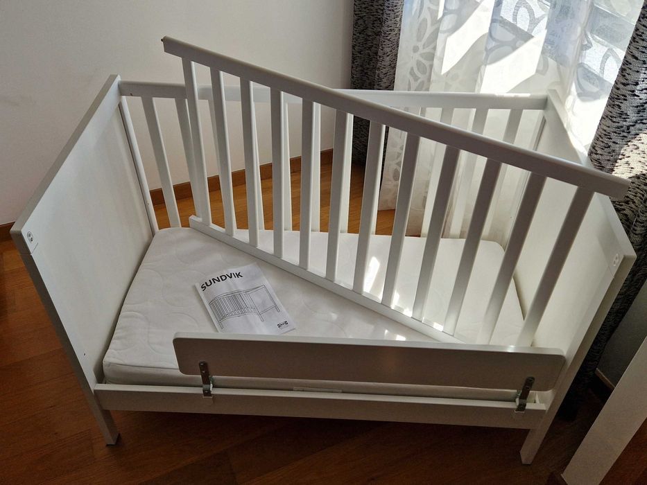 Berço + Colchão + Barra de Segurança IKEA
