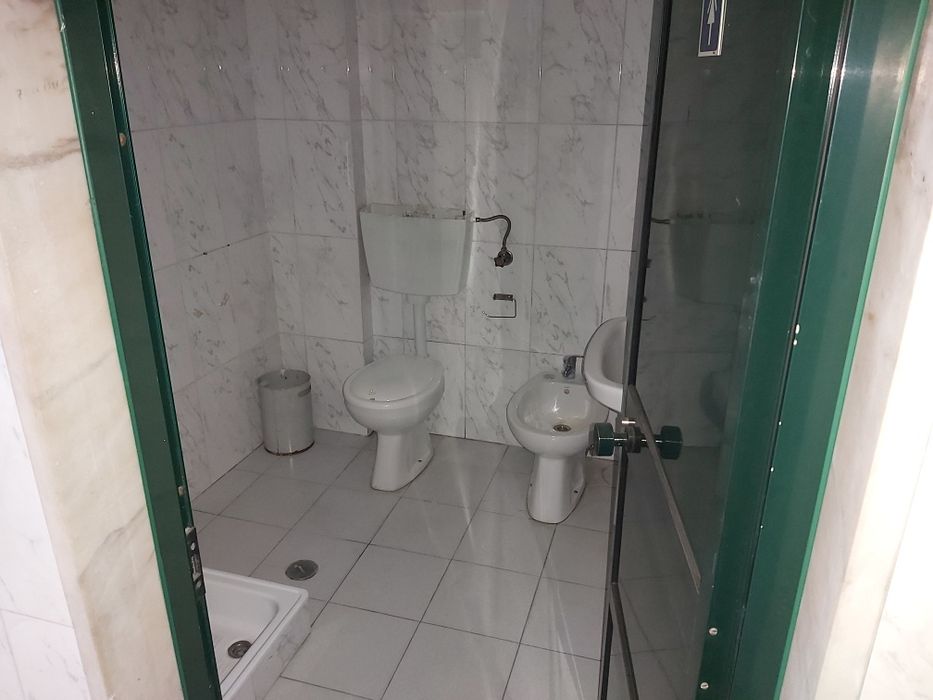 Armazém amplo  bons acessos 575m