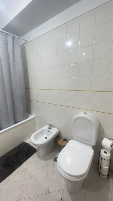 Sala/quarto para arrendar em fernão ferro, Quinta das laranjeiras, 450€ -Entrada imediata