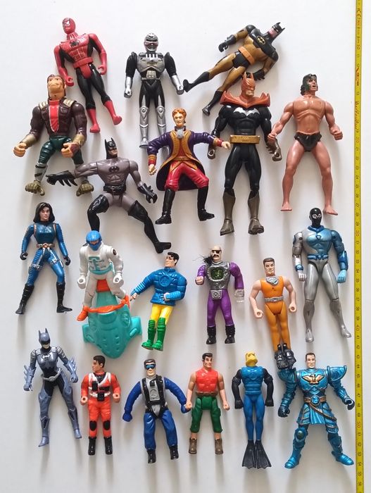 Lote 20 figuras de acção antigas coleccionáveis descontinuadas