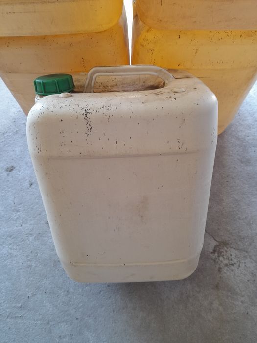 Sprzedam pojemniki 20lit.