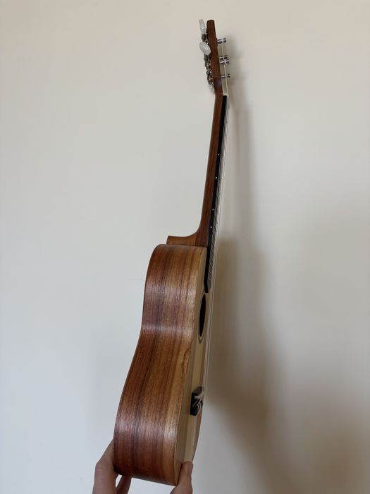 APC Ukulele (Antonio Carvalho)