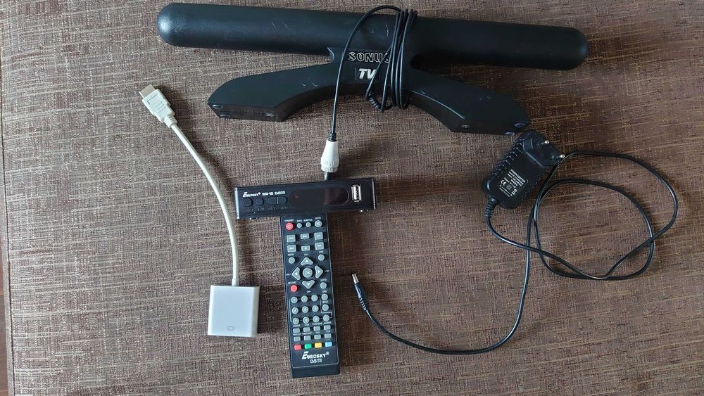 Комплект для просмотра каналов телевизора Т2 тюнер+антена