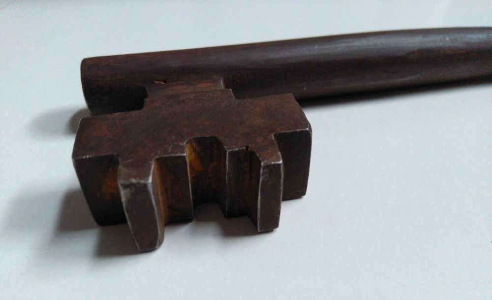 Antiga grande chave, reliquia, artesanato