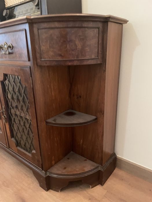 Cómoda antiga com chave