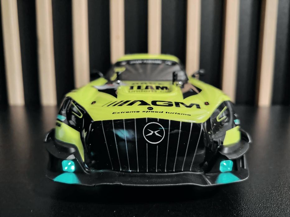 Samochód RC HyperDrive do driftu 4x4, 60km/h, LED, 2 komplety kół (drift/racing)