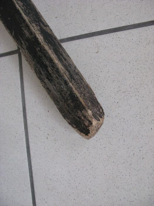 stary statyw z zakładu fotograficznego drewniany