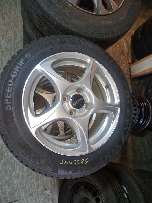Koła zimowe Captour Dacia Sandero Stepway 4x100 205/55R16 Semperit 8mm