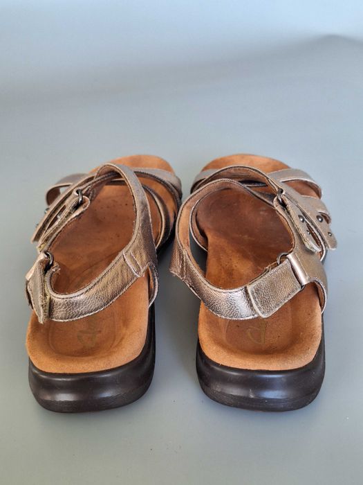 Босоніжки Clarks Collection  шкіряні  37 /23 см сандали женские взуття жіноче босоножки сандалі