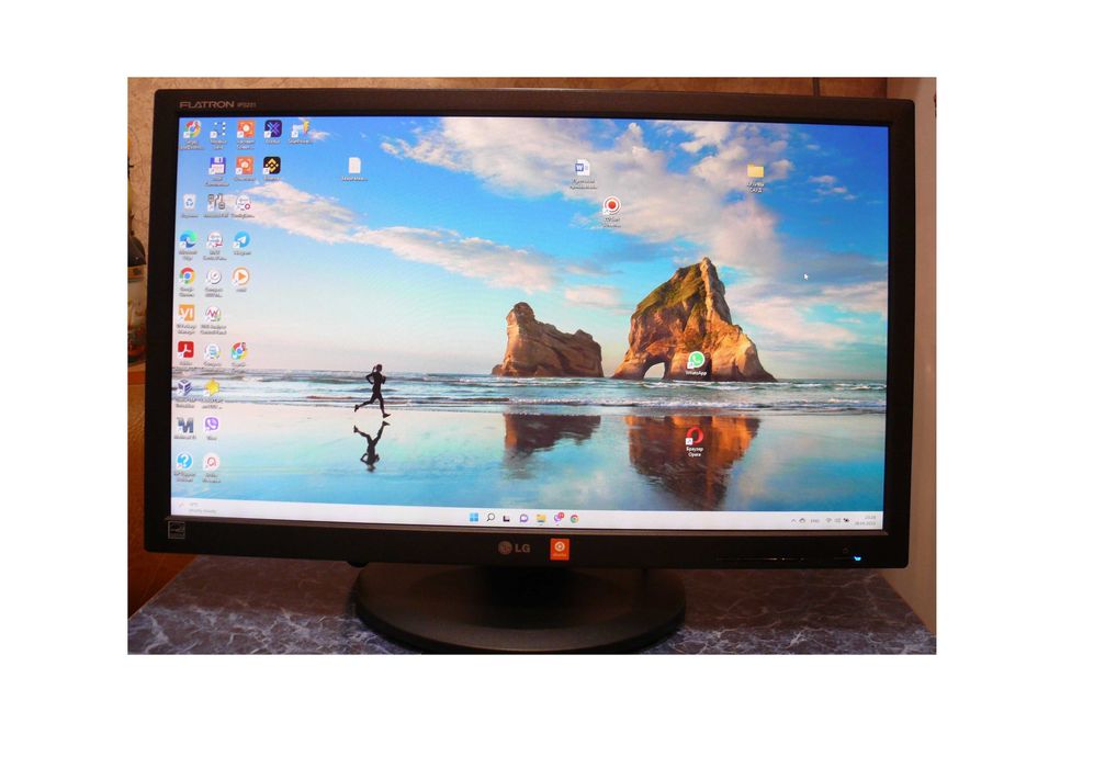 Монитор LG Flatron IPS2311P-BN (IPS-матрица,WLED, Full HD, 5 мс, 178°)