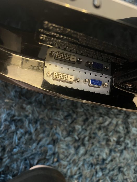 LG Flatron W2252TQ