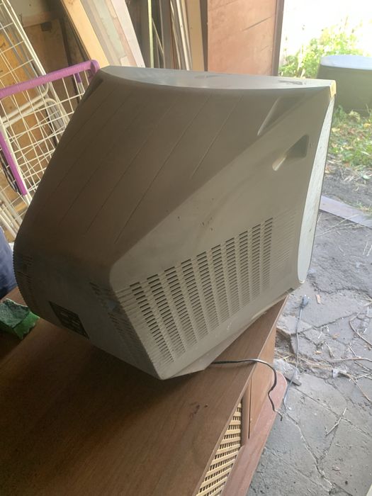 Продам 2 телевізора на запчастини