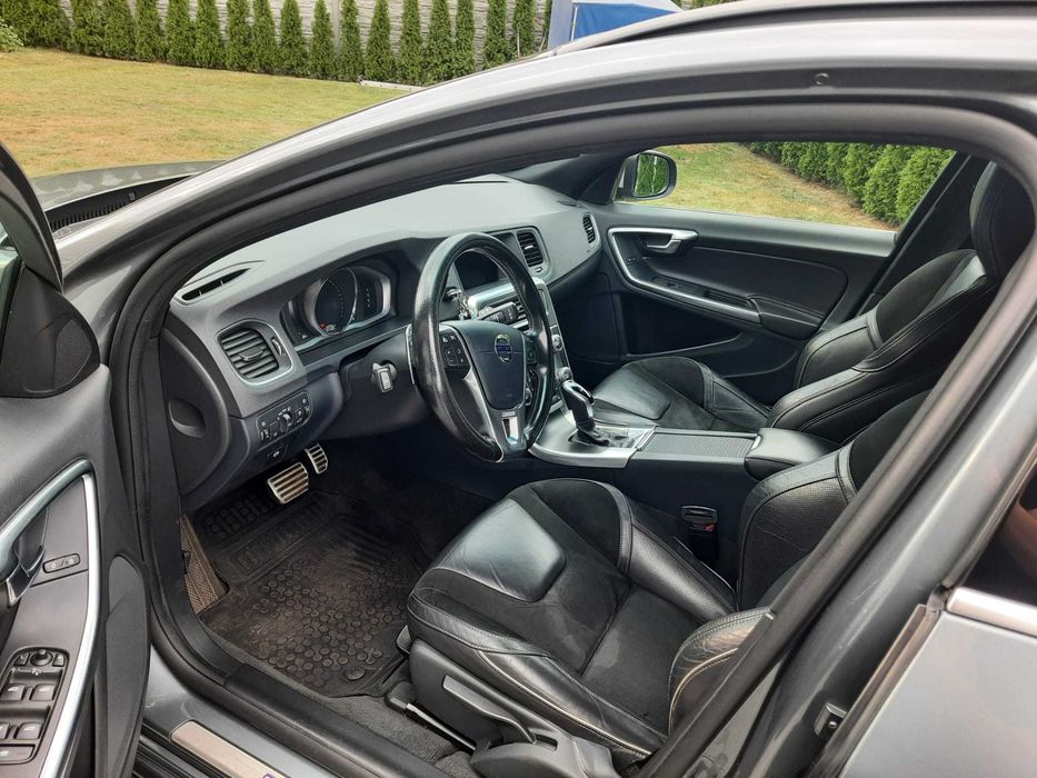 Volvo v60 D-3 R-desing