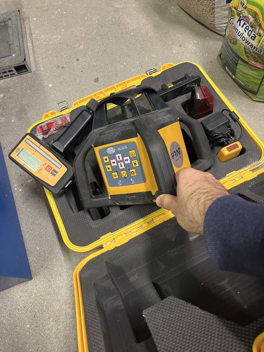 Niwelator nivel nl600