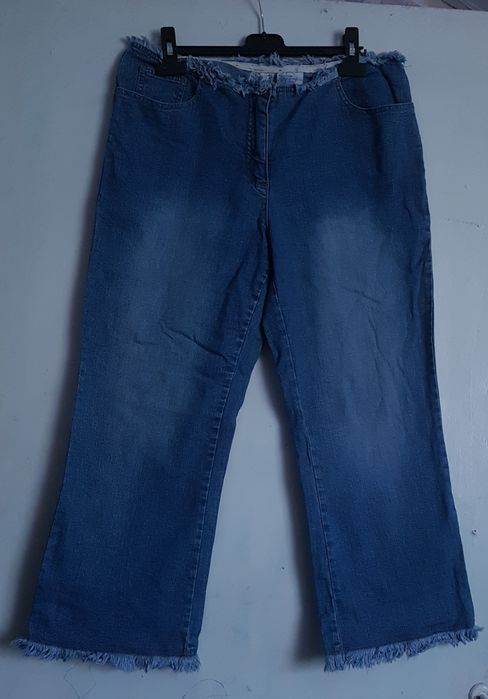 Джинсы- бриджи 44размера