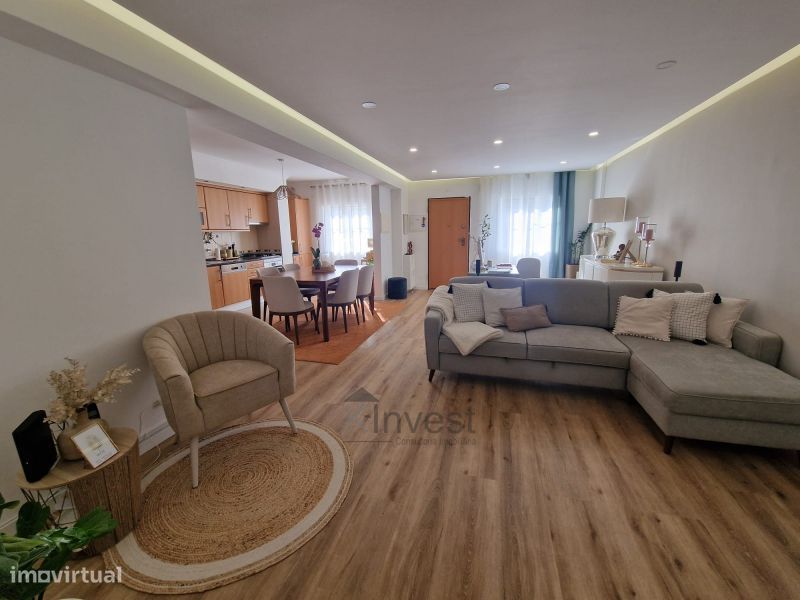 Apartamento T2 com Garagem e Piscina- Ferragudo