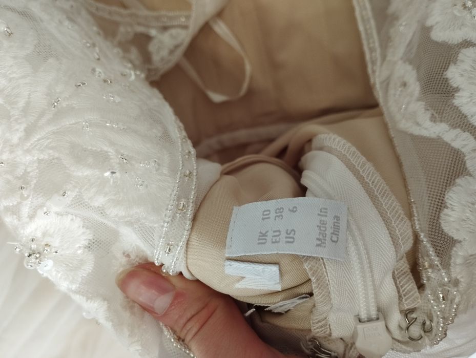Zjawiskowa sukienka ślubna nowa z metką