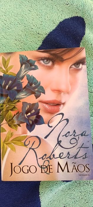 Livros usados com marcas de uso