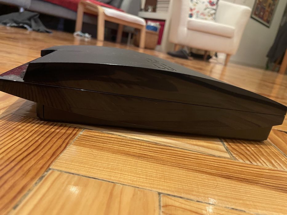 Ps3 + 2 controllers64584964610049124