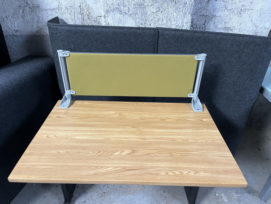 Secretaria com tampo em madeira