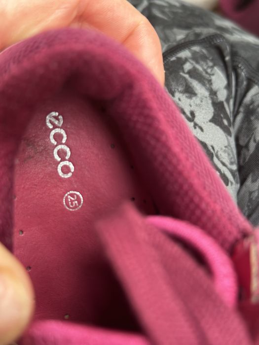Pòłbuty buty przejsciowe buciki Ecco r.25