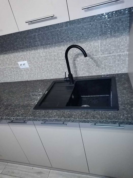 Підвіконня, стільниці, сходи та ін. вироби з граніту