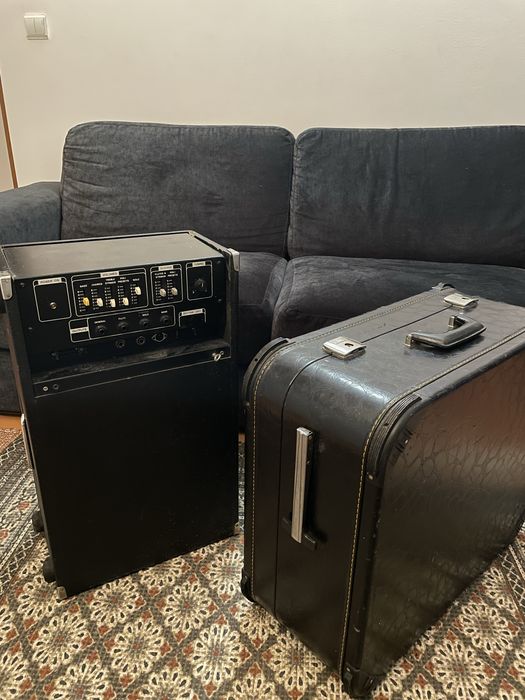 Acordeão Elkavox 83 com Mala e pedais