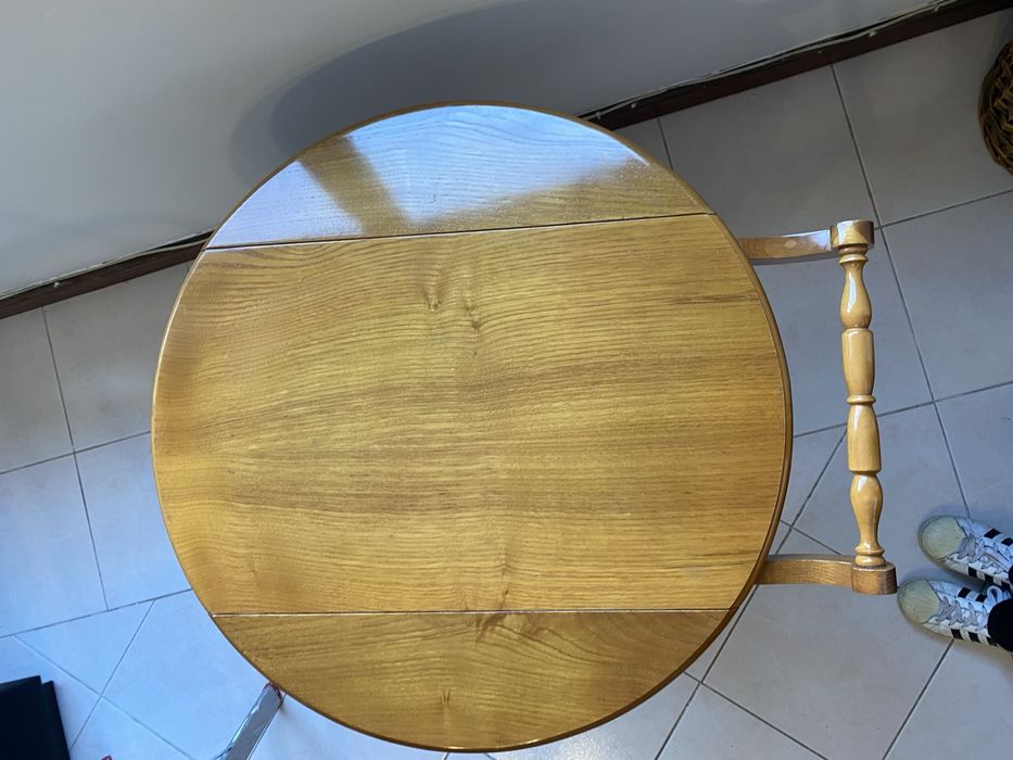 Carrinho mini bar em madeira de cerejeira