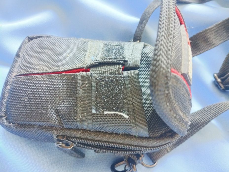 Pequena bolsa para guarda maquina fotográfica/ câmara digital