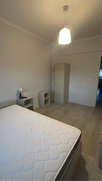 Quarto para Arrendar Cacém