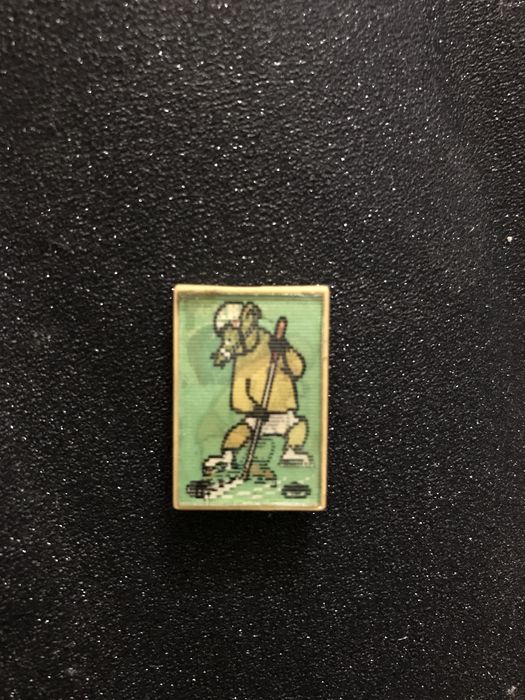 Przypinka do ubrania, plecaka, Hokeista z PRL