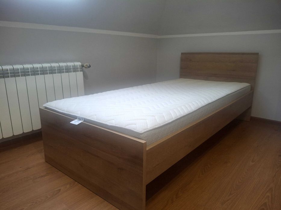 Łóżko 90x200 z materacem