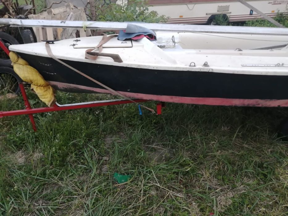 Łódka żaglowa 4,7 m – klasyczna