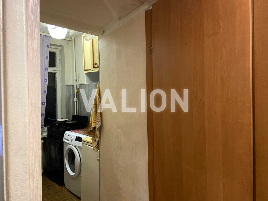 Продаж 1 кім квартири під ремонт, Лісовий проспект ,метро Лісова