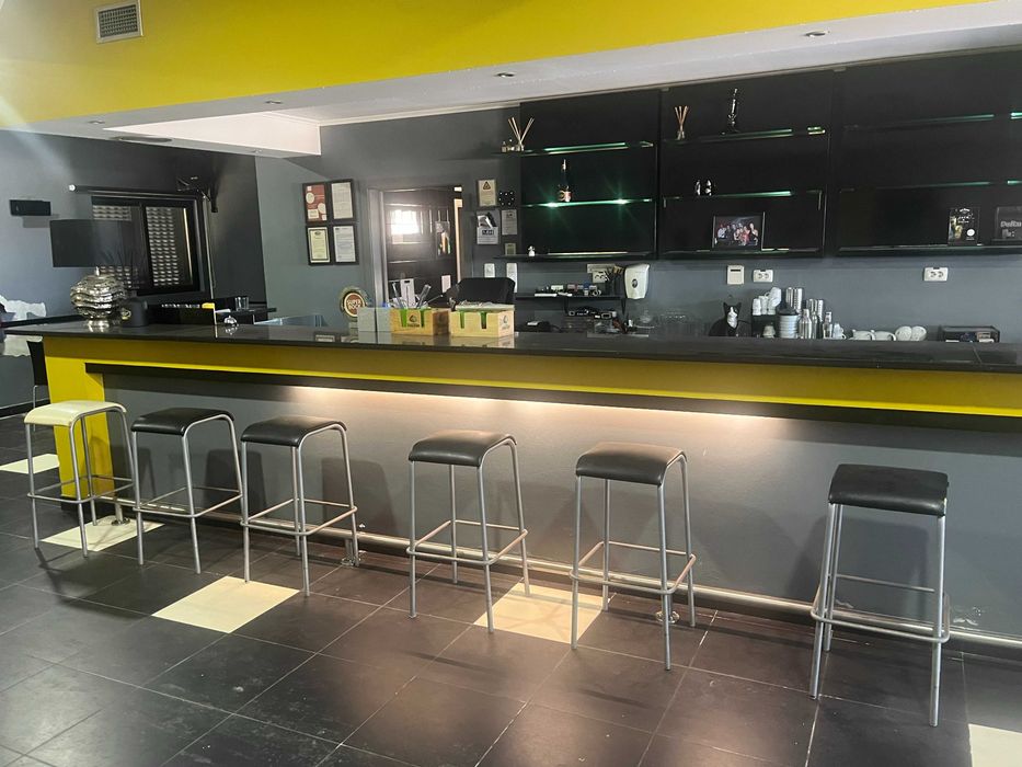 Oportunidade - Mobiliário  interior para estabelecimento comercial