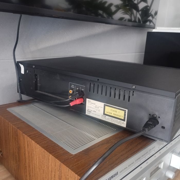 Odtwarzacz CD Philips CD618 w ładnym stanie.