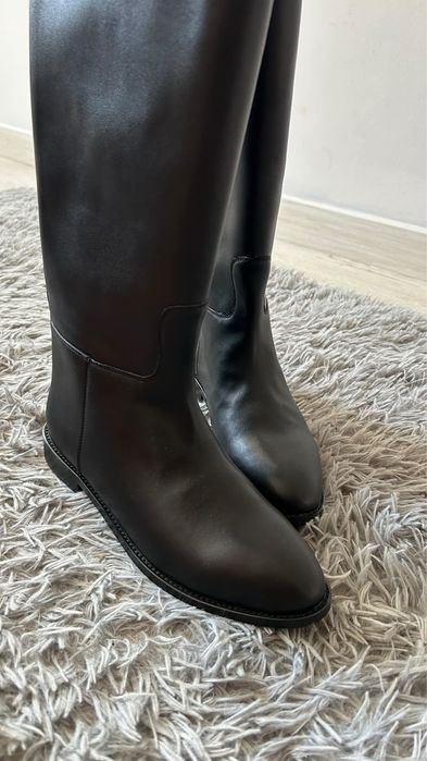 Skórzane botki . Nowe.