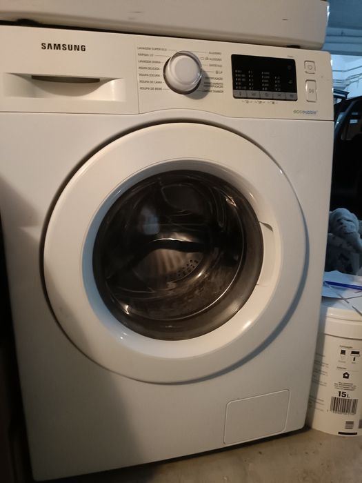 Máquina de lavar roupa Samsung EcoBubble - Muito bem estimada