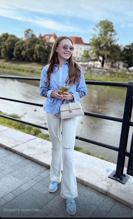 Продам стильну голубу сорочку