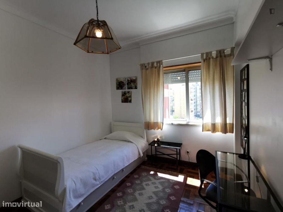 Room - located in Benfica, Lisbon