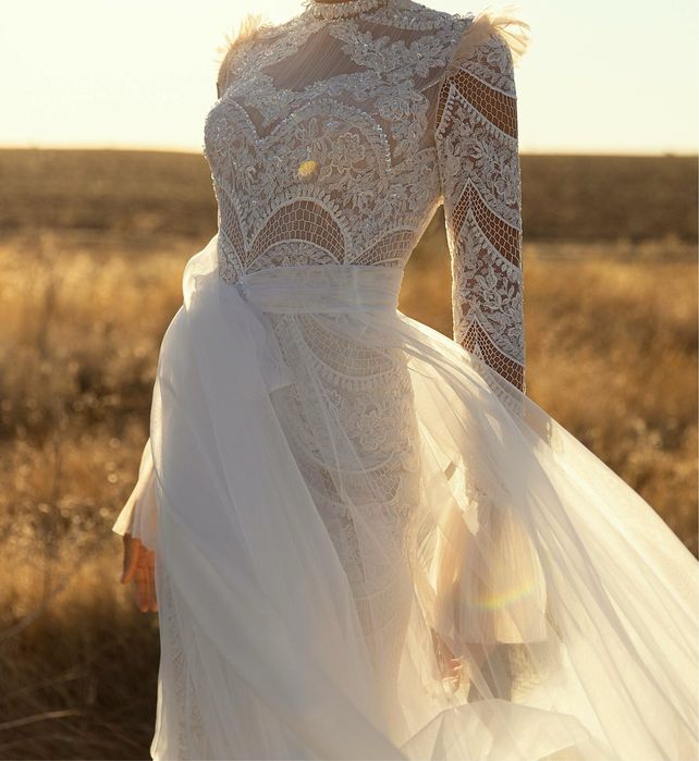 Весільна сукня.