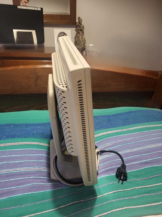 Monitor PC Philips 18" LCD formato 4:3