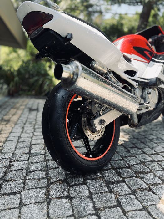 Honda CBR 600 F3 1998 – Tricolor – Completa – Sem documentos