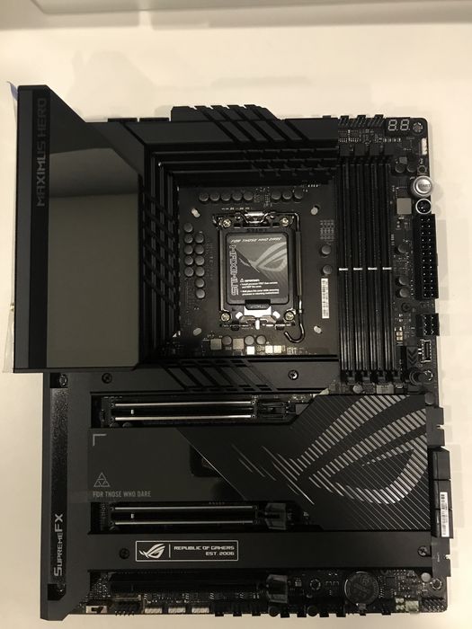 Нова  ASUS ROG Z790 Maximus Hero з гарантією