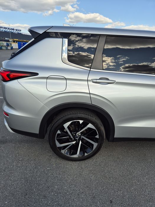 Продається Mitsubishi Outlander 2022 року