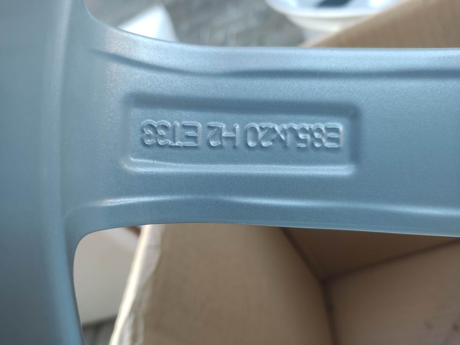 Felgi aluminiowe NOWE Audi Q5 A6 20 5x112 8,5j et33